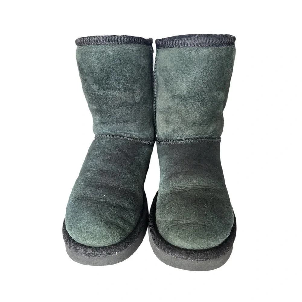 UGG Green Classic Short‎ Boots Womens Size 6 #1016223 Warm Outdoors Comfort